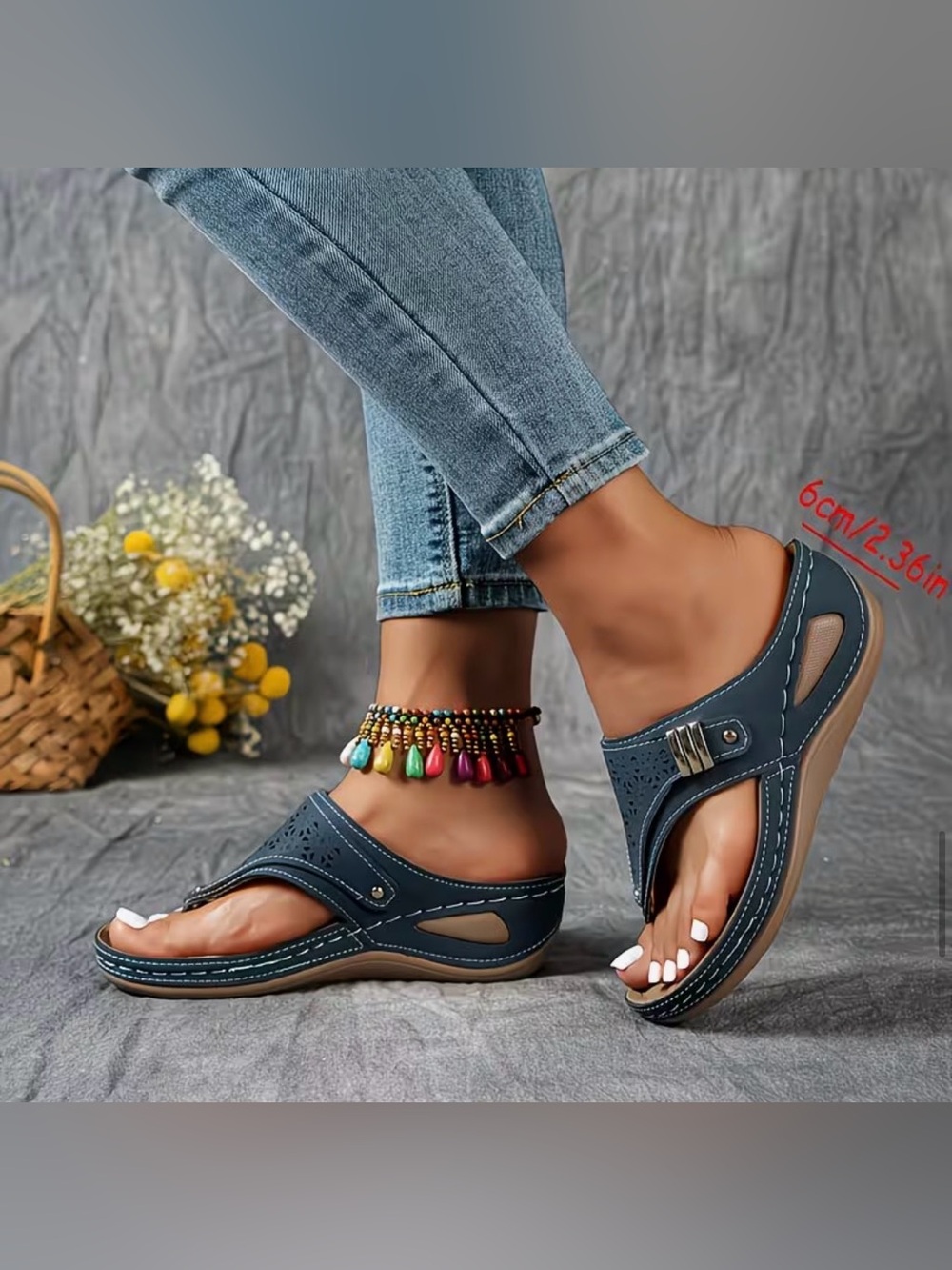 Women's Navy Blue Quilted Thong Sandals Sz 7.5 - Picture 2 of 6